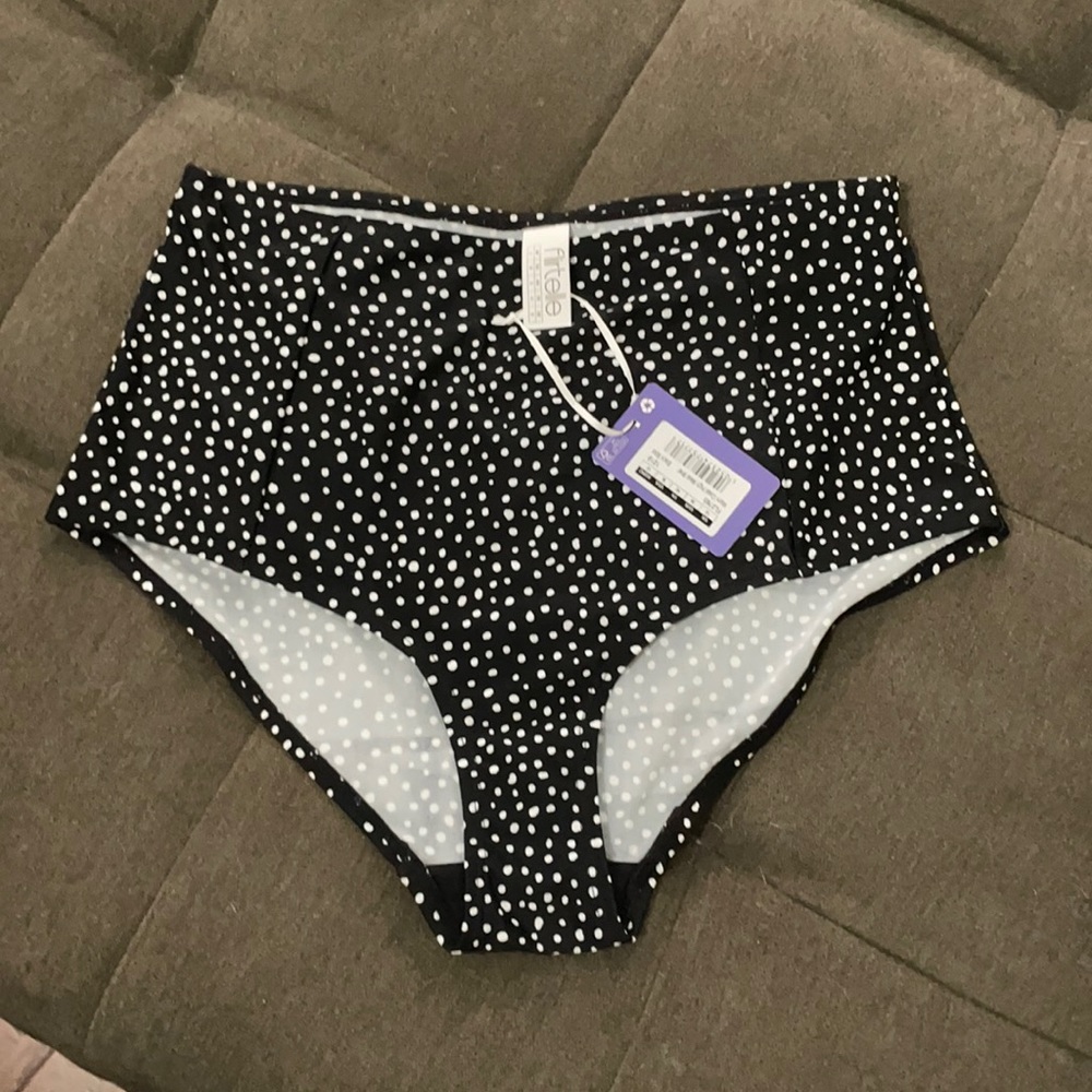 New FLIRTELLE
Miami Coast High Waist Bikini Brief